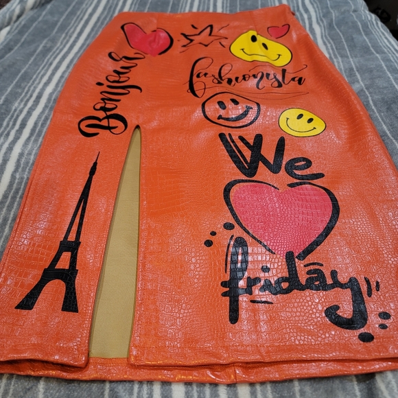 New faux leather skirt - Picture 2 of 5